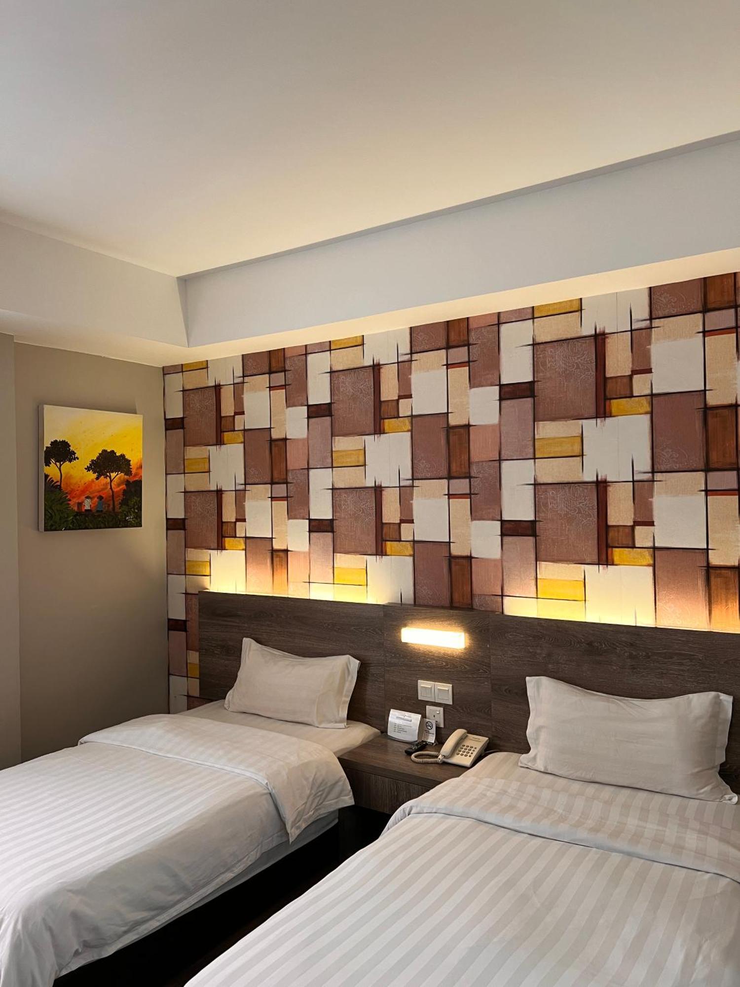 Ajang Hotel Miri Extérieur photo