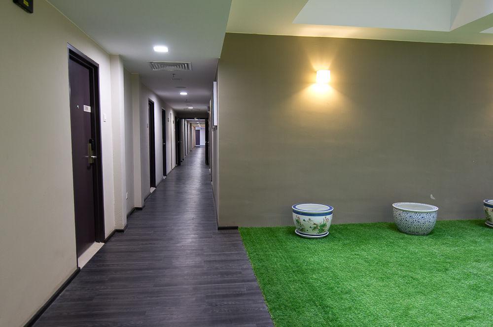 Ajang Hotel Miri Extérieur photo