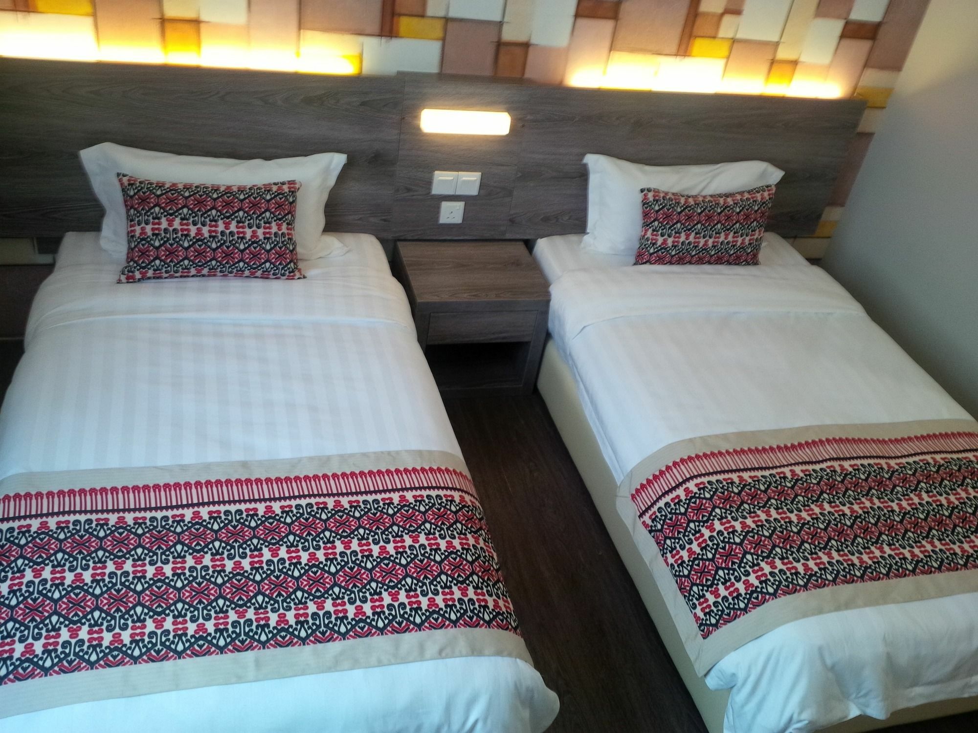 Ajang Hotel Miri Extérieur photo
